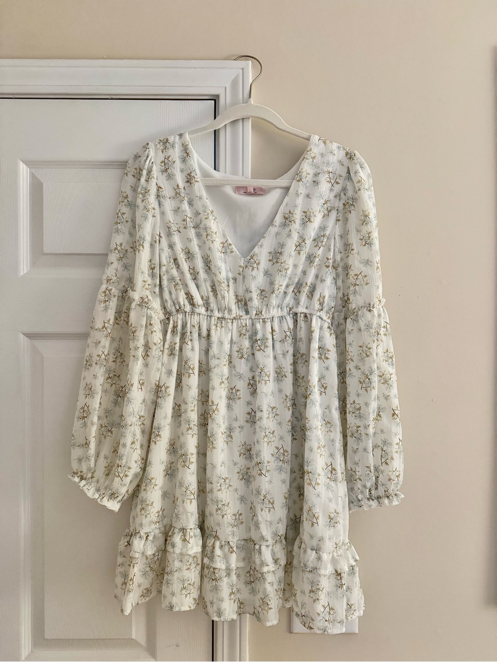 Dizzy Lizzy White Floral V-Neck Ruffle Dress